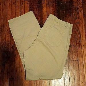 Jeans/Pants/Khakis
